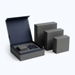 Magnetic closure rigid boxes